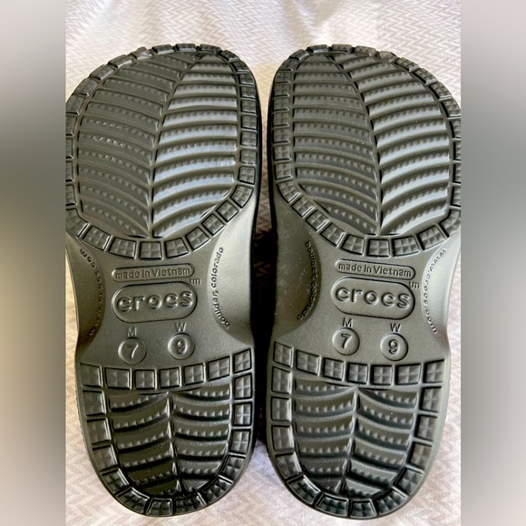 Fur-lined Crocs - Picture 3 of 3